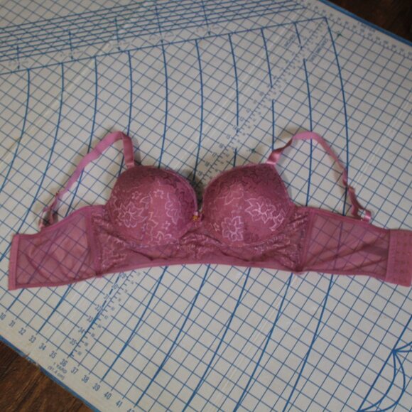 Daisy Fuentes Rose Pink Lace Push-Up Bra 40C - Picture 6 of 10